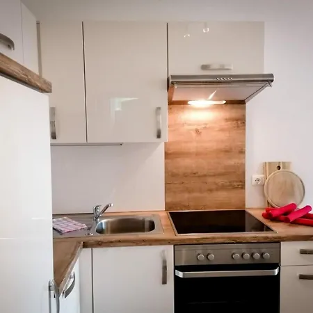 Kirsche - On The Fruit Tree Zutzen